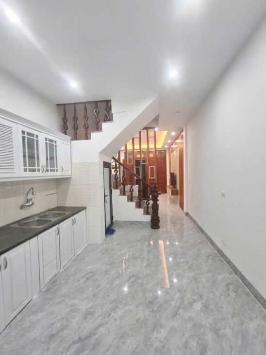 BÁN NHÀ 4 tầng đẹp, Hoàng Mai, 44m², 6.9 tỷ – Vị trí vàng, ô tô đỗ cửa