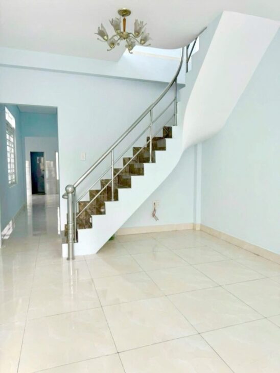 Bán nhà mặt phố Linh Xuân, Thủ Đức, 90m², 4.4 tỷ, sổ hồng