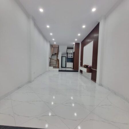 Bán Nhà: Tựu Liệt, 40m2, 5 tầng, gần bãi xe, oto cổng, ô chờ thang máy. hơn 5 tỷ Bán Nhà: Tựu Liệt, 40m2, 5 tầng, gần bãi xe, oto cổng, ô chờ thang máy. hơn 5 tỷ