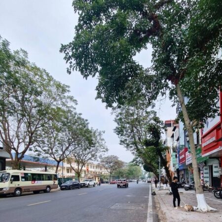 NHỎ MÀ CÓ VÕ-Mặt Phố Trần Quốc Hoàn 25m/4Tầng/MT 4.1m 12 Tỷ, Sổ đỏ vuông