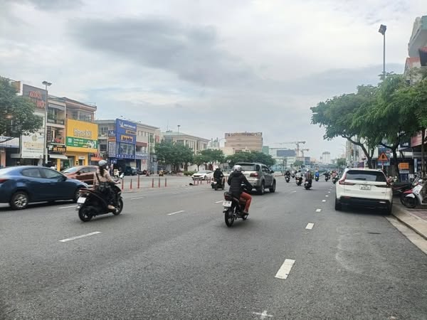 Lô đôi 10m mặt tiền Điện Biên Phủ -200m-Thanh Khê- Giá chỉ 27 tỷ.