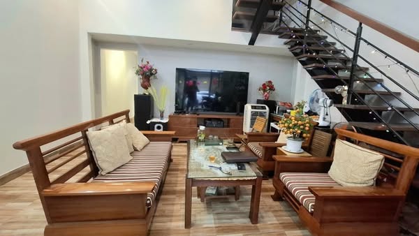 Nhà 3 tầng mặt tiền Vũ Quỳnh vew biển vịnh Đà Nẵng-Giá chỉ 5,45 tỷ. Nhà 3 tầng mặt tiền Vũ Quỳnh vew biển vịnh Đà Nẵng-Giá chỉ 5,45 tỷ.