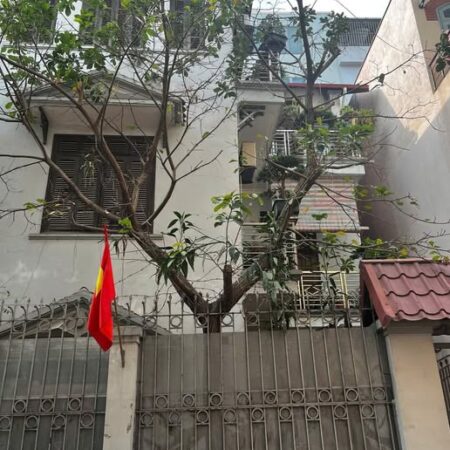 Duy nhất 1 căn phố Cát Linh – cách 1 nhà ra phố – ngõ rộng – 53m chỉ 13.x tỷ Duy nhất 1 căn phố Cát Linh – cách 1 nhà ra phố – ngõ rộng – 53m chỉ 13.x tỷ