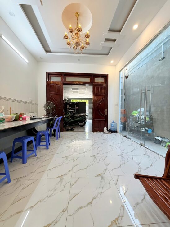 NHà Mặt Tiền Kinh Doanh 2 Tầng 5x30m 4PN SHR Trịnh Thị Miếng Hóc Môn Sát Quận 12