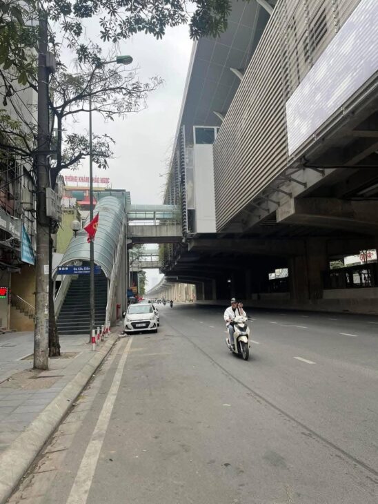 ????NHÀ ĐẸP LÔ GÓC 3 MẶT THOÁNG – DÂN XÂY – NGÕ RỘNG CÁCH PHỐ HỒ TÙNG MẬU 50m.