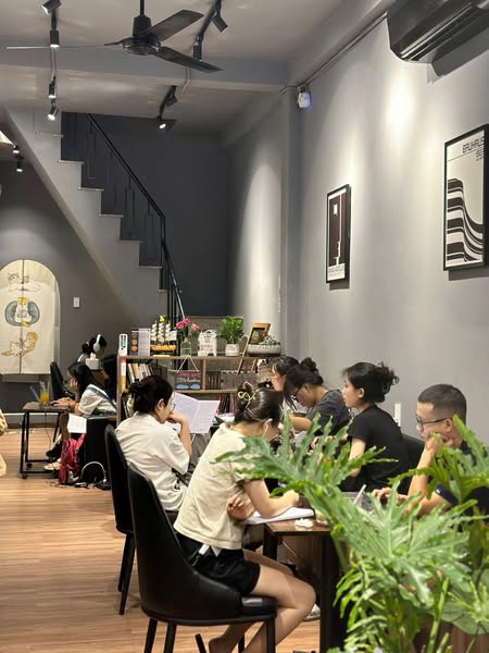 Quận Bình Thạnh ! HOT HOT ! Sang Quán Cafe Khu Sinh Viên -WorkShop , Máy Lạnh VP, Tel :