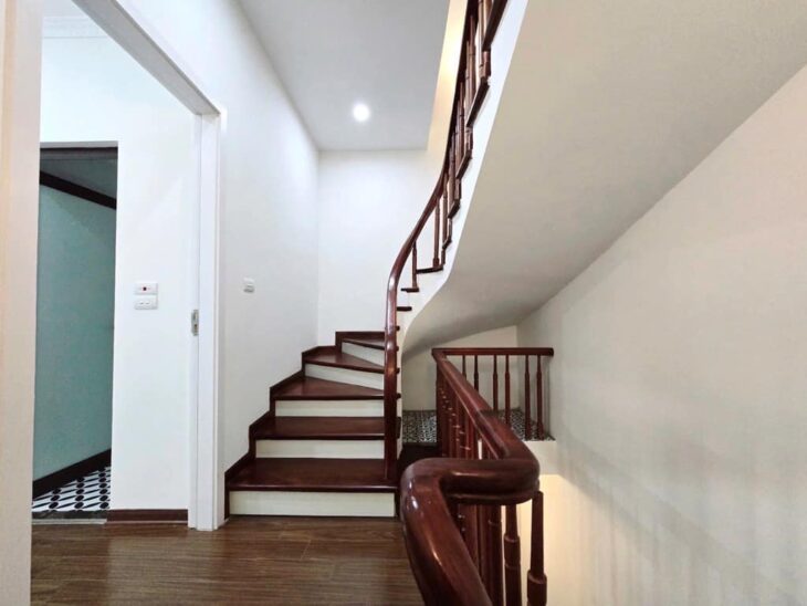 NHÀ ĐẸP Ở LUÔN- TRUNG TÂM CẦU GIẤY. MẶT TIỀN BỀ THẾ. GẦN ĐH QUỐC GIA,HV BÁO CHÍ,CÔNG VIÊN CẦU GIẤY