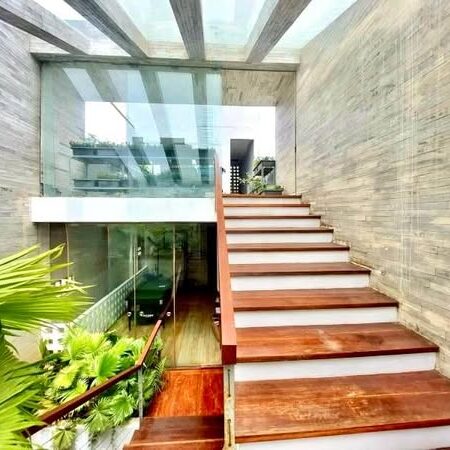 Siêu phẩm nhà đẹp ,kinh doanh cho thuê 50 triệu tháng ,Nguyễn Hữu Thọ ,Đà Nẵng – Giá chỉ 18,5 tỷ .