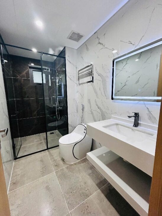 Bán nhà Ngô Gia Tự 6 tầng 50m2 đường ô tô tránh nhỉnh 9 tỷ liên hệ 0973390135