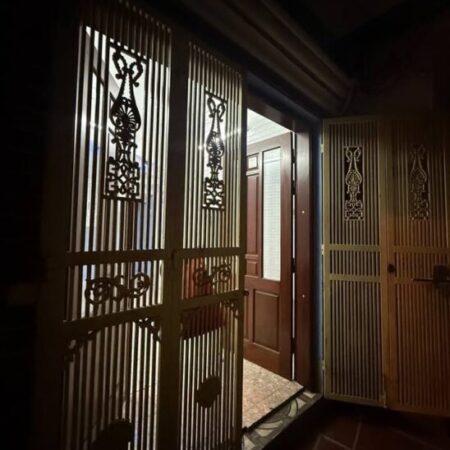 SIÊU HIẾM HOT- BÁN NHÀ NGUYỄN VĂN CỪ – LONG BIÊN-NHÀ DÂN XÂY- GẦN Ô TÔ- NGÕ THÔNG THOÁNG VĨNH VIỄN.