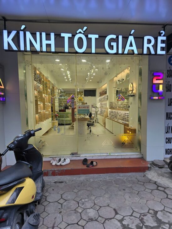 Bán nhà mặt phố Khương Trung, kinh doanh sầm uất, vỉa hè 2m, 7 tầng, 61m2, 21 tỷ.