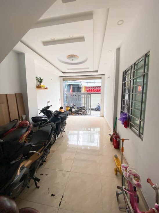 Nhà 4 tầng, hẻm xe hơi, thu nhập 300triệu/Năm, mặt tiền hẻm kinh doanh, 90m2, Chuyên Dùng Chính,
