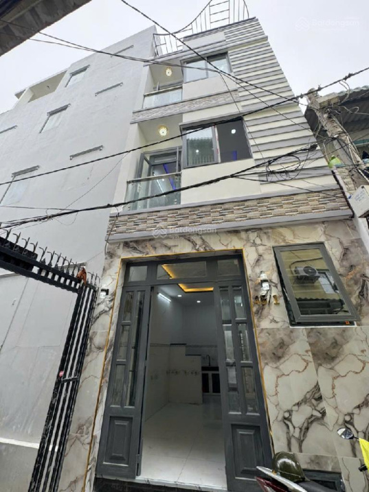 Chỉ nhỉnh 3 tỷ cách 1 căn ra mặt tiền, P15 khu dân cư hiện hữu, không lộ giới, oto đổ cửa