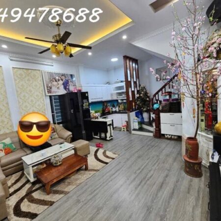 BÁN NHÀ PHẠM VĂN ĐỒNG LÔ GÓC MT 5M