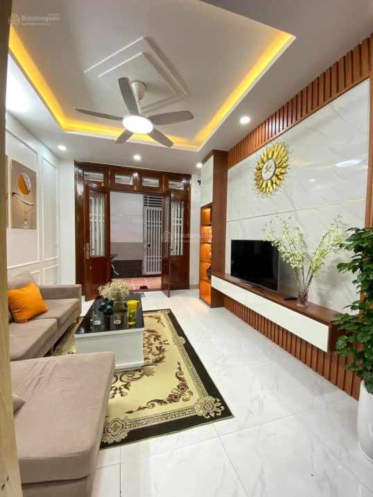 Bán nhà riêng Văn Trì,Cầu Diễn 4,7 tỷ, 35m2, 4PN, 4WC, 5 tầng, ngõ nông ô tô đỗ gần