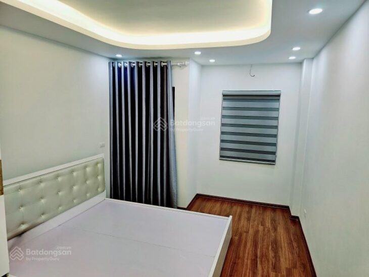 Nhà mới 9.5 tỷ Dương Quảng Hàm, Cầu Giấy 5T, 3 Ngủ, Ngõ Ba Gác, Gần oto, gần phố chính