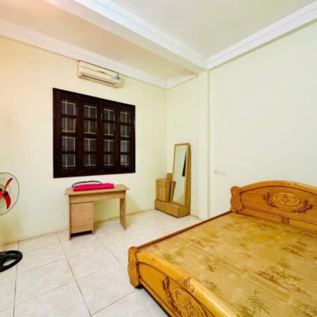 Đỉnh cao! Bán nhà CHÙA BỘC, 30m2, 6 tỷ, Phân lô, Gần Ô Tô, 5 tầng, 4 Ngủ, Sổ chính chủ