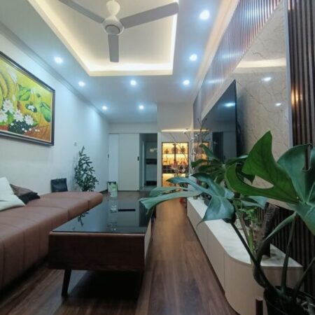 Phố Võ Văn Dũng 35m2, 5 tầng cực đẹp ô tô kinh doanh dân trí cao gần Hồ Hoàng Cầu