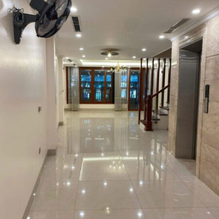 Bán nhà mặt phố Nhật Chiêu 110m2, 5T thang máy, MT6.6m view Hồ Tây cực đẹp giá 72 tỷ