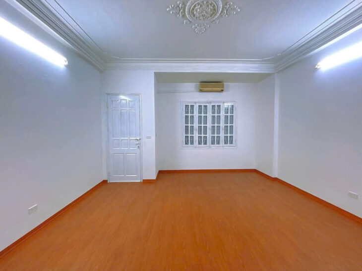 Bán nhà Ngõ 12 Đào Tấn 31m2, 5T, MT5m ô tô vào dân xây cực đẹp hiếm quận Ba Đình