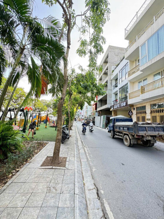 Bán nhà mặt phố Nhật Chiêu 110m2, 5T thang máy, MT6.6m view Hồ Tây cực đẹp giá 72 tỷ