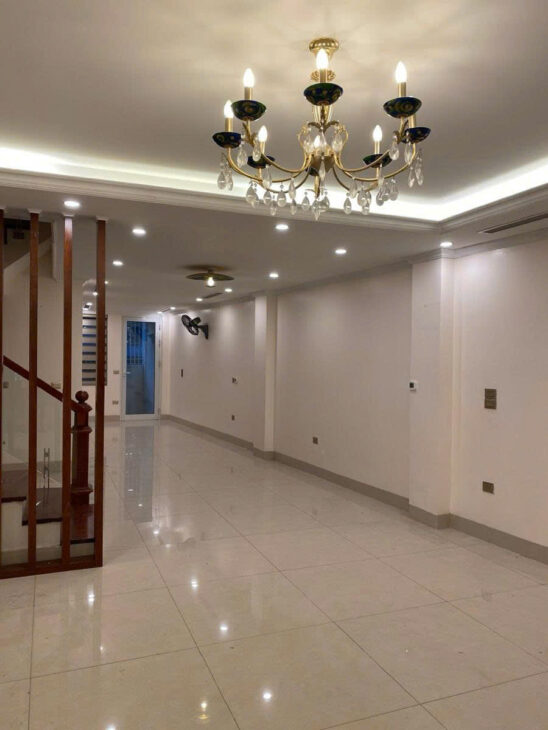 Bán nhà mặt phố Nhật Chiêu 110m2, 5T thang máy, MT6.6m view Hồ Tây cực đẹp giá 72 tỷ