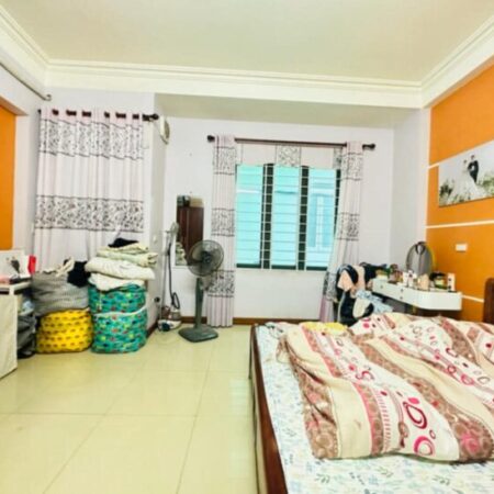 NHÀ ĐẸP – QUẬN CẦU GIẤY – KINH DOANH ĐỈNH CAO – Ô TÔ ĐỖ CỬA – DT 40M2 – NHỈNH 7 TỶ