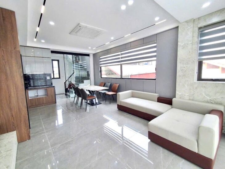 Bán nhà Cổ Linh đối diện AEOL lô góc ô tô 47m 6 tầng thang máy giá chỉ 10 tỷ 500.