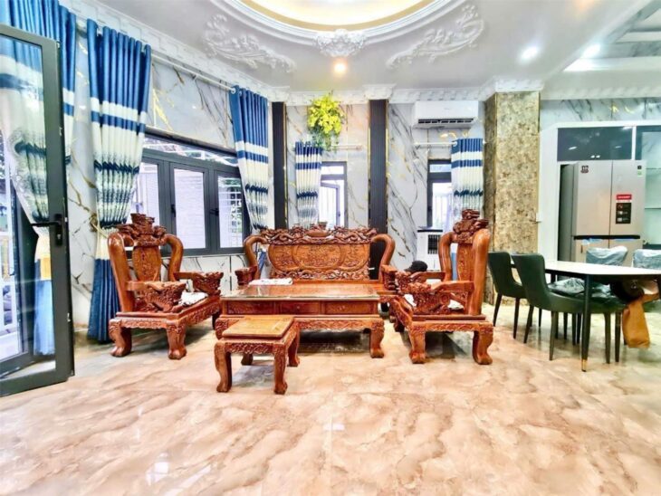 Nhà đẹp cạnh Phú Mỹ Hưng, 4 tầng, đường 7m, chỉ 6.5 tỷ