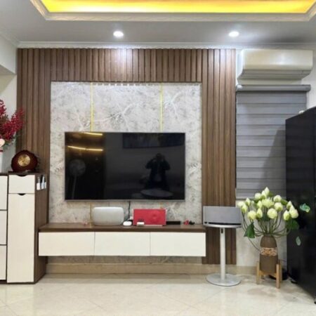 Oto đỗ cửa, kinh doanh đắc địa, gần hồ, sổ đẹp nở hậu, 42m2 chỉ 8,9 tỷ