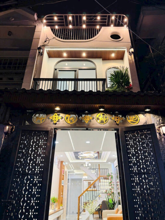 Nhanh tay còn kịp ae ơi,Nhà cực đẹp, Chỉ 4.45 Tỏi.