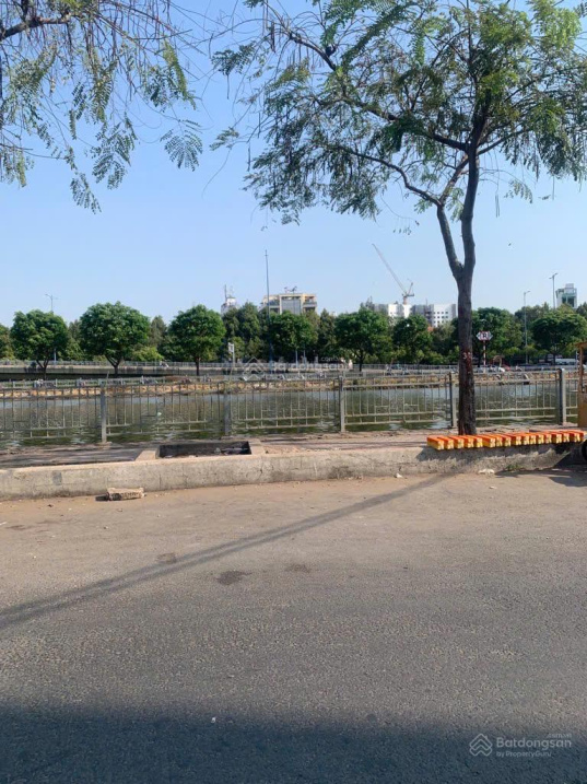 Mặt tiền 132m2 ngang 8m ngay cầu Nguyễn Tri Phương Quận 8, 49 triệu/m2 chỉ 6,5 tỷ TL