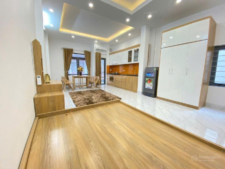 Bán nhà 62m2 x 5 tầng, giá 17,8tỷ, phân lô vỉa hè 2 thoáng, tiện kinh doanh, Nghĩa Đô, Cầu Giấy