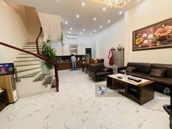 Bán nhà Nghĩa Đô – Hoàng Quốc Việt – DT 79m2 – MT 10m – Ô tô KDVP Cạnh Starlake