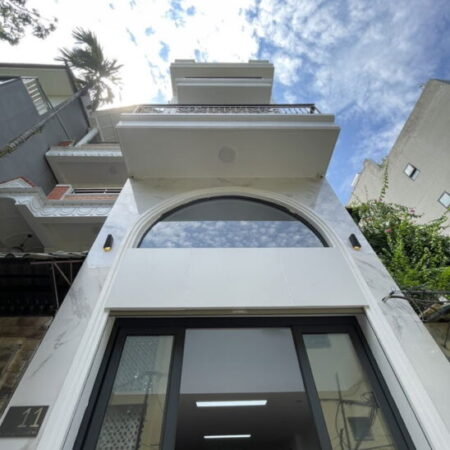 NHÀ MỚI ĐẸP PHỐ LÂM HẠ-LONG BIÊN,69M2, 5 TẦNG, MẶT TIỀN 4M, 17.8 TỶ.Ô TÔ CHÁNH- KINH DOANH- GARA Ô