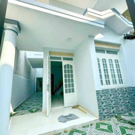 Bán nhà mặt phố Linh Xuân, Thủ Đức, 90m², 4.4 tỷ, sổ hồng