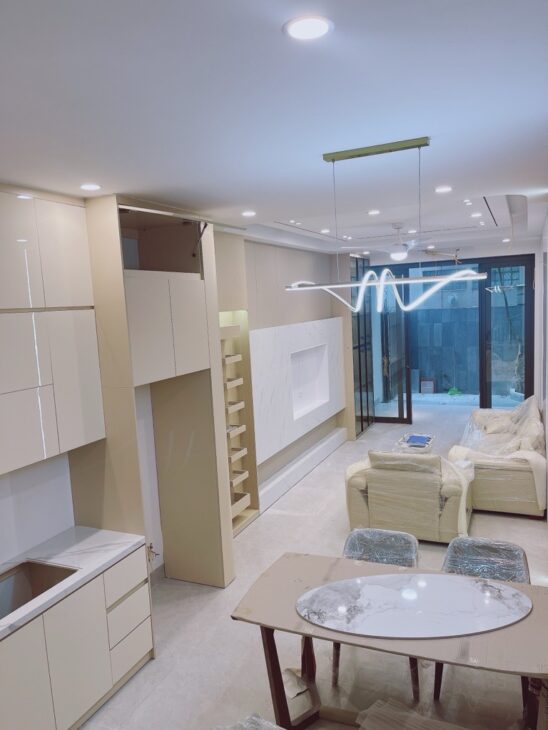 Bán nhà HỒNG TIẾN 8 tỉ Ô TÔ 50M sân riêng thiết kế đẹp đẳng cấp.