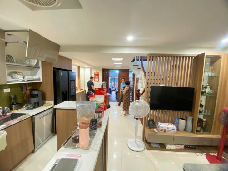 80M RA MẶT PHỐ LẠC LONG QUÂN – 90M2 – 4 TẦNG – MT 5M – GARA 2 Ô TÔ – CHỈ 27 TỶ