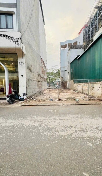 PHỐ TRƯƠNG ĐỊNH – Ô TÔ- VỈA HÈ -XÂY 7 8 TẦNG THOẢI MÁI ~ NHỈNH 260 TR/M2)