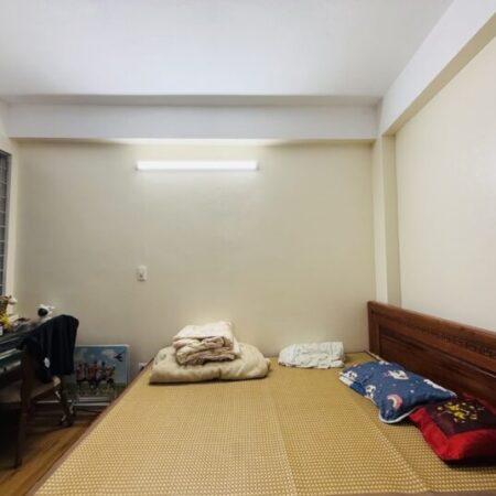 Bán nhà NGUYỄN VĂN CỪ 8 tỉ Ô TÔ đỗ cổng 65M 7 ngủ gần Hoàn Kiếm.