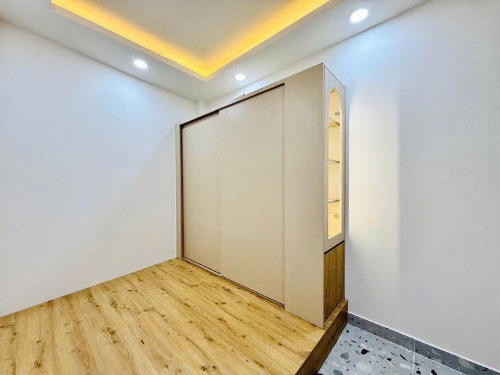 – NHỈNH 3 TỶ…MẶT TIỀN HẺM – NGAY TRƯỜNG HỌC