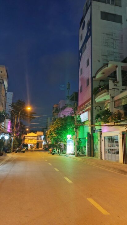 Mặt tiền Đồng Hồ 4×14 đúc 4 tầng chỉ 9 tỷ 8