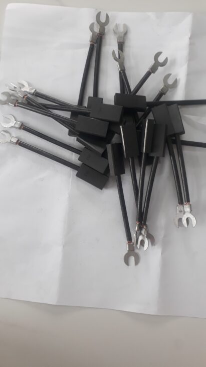 Cảm nhận sự khác biệt với chổi than công nghiệp tiên tiến nhất của chúng tôi.