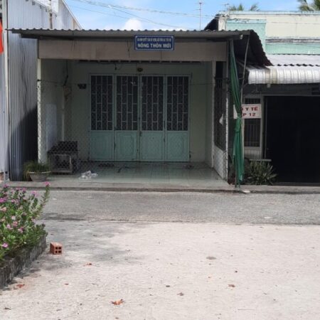 Cần bán gấp nhà và nhà tại chợ Vị Trung, huyện Vị Thuỷ, tỉnh Hậu Giang (có 83m thổ cư). Giá: 1tỷ