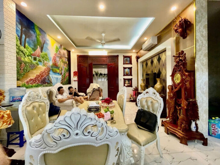 bán nhà Đống Đa 54m sát phố nhà đẹp full nội thất