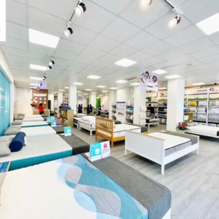 Cho Thuê Nhà Mặt Tiền 1051-1053 CMT8, Phường 7, Quận Tân Bình, Diện tích: 12m x 25m_Giá 200 Triệu