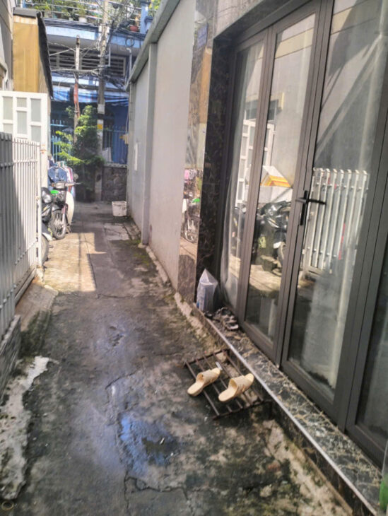 3.58 tỷ bán nhà 3 tầng ngay chợ Gò Vấp Nguyễn Thái Sơn- DTSD 60m2- 2PN 3WC