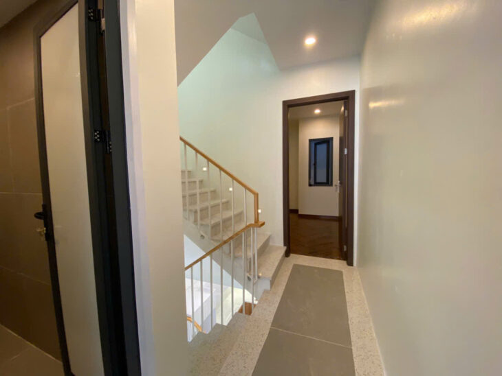 Bán nhà mặt ngõ 67 Kiều Sơn, 45m 4 tầng, ô.tô tránh nhau, Giá 4.2 tỉ đẹp như mới