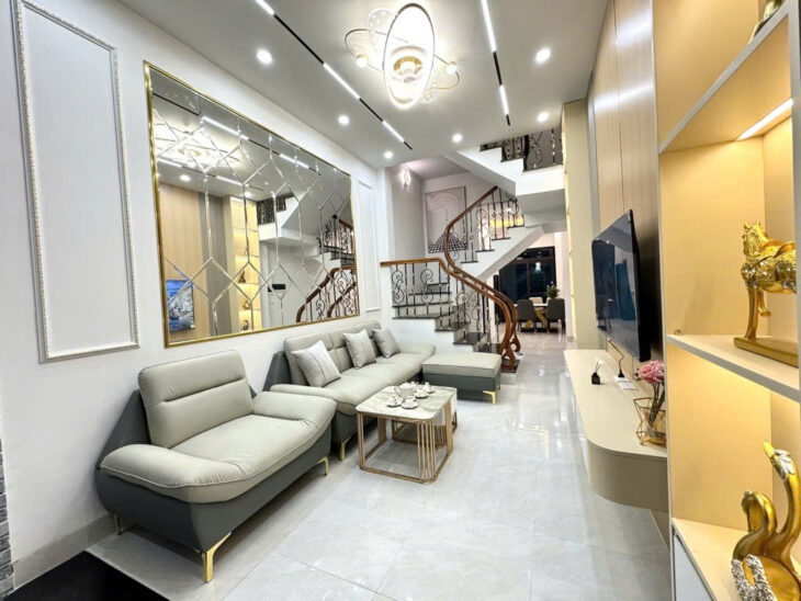 Mặt phố Mai Anh Tuấn Hoàng Cầu – 18.3 tỷ – 6 tầng thang máy