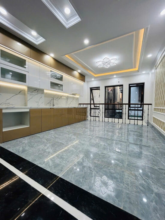 Mặt phố Trần Quang Diệu – 7 tầng thang máy – KD sầm uất – 33 tỷ